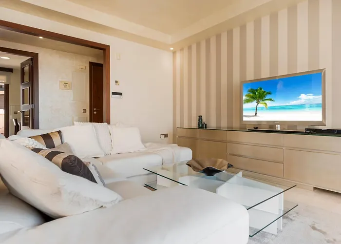 Stylish Apartment With Pool In Marbella By Costarentals - Ref M51